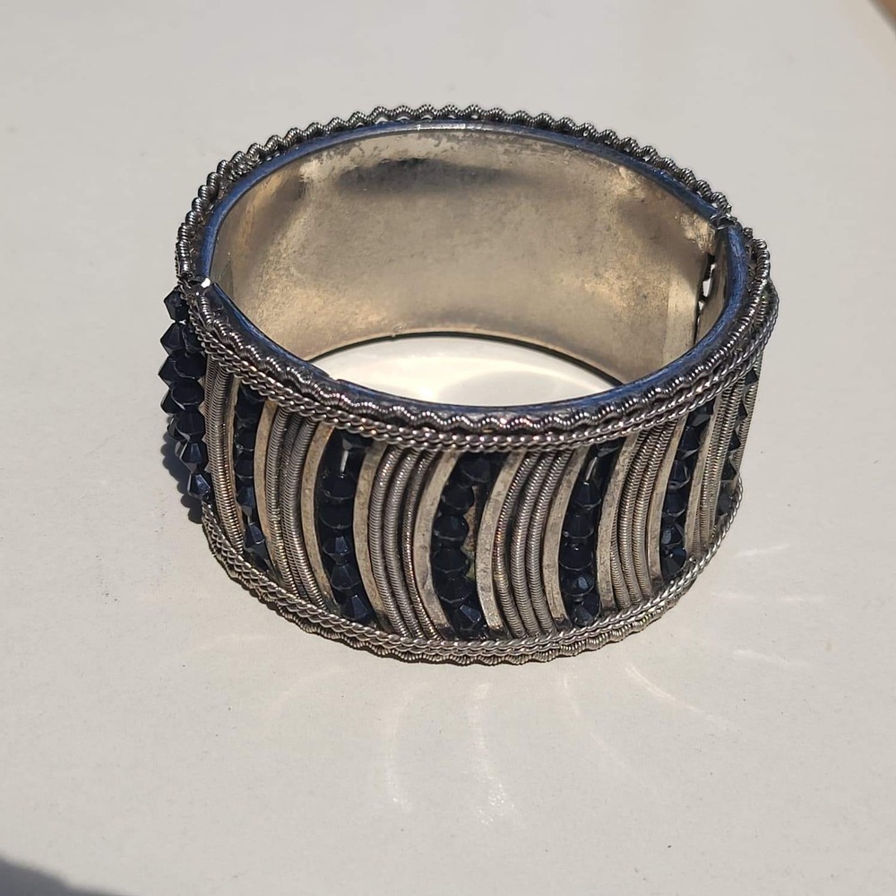 Vintage Silver Tone Metal Beaded Hinged Cuff Bracelet Black Statement - Picture 5 of 8